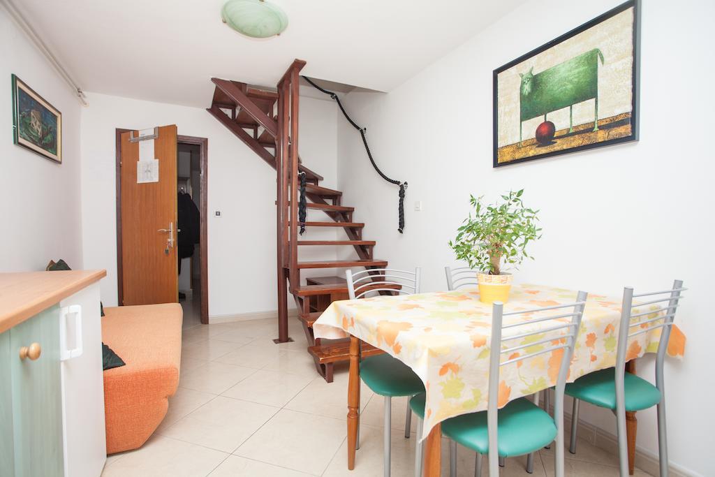 Apartments Prenc Pisuko Ровин Стая снимка